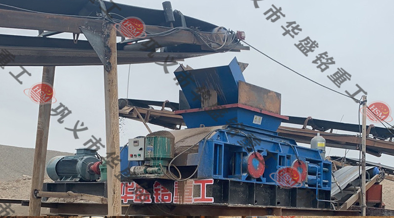 黃石破碎機生產(chǎn)線安裝現(xiàn)場